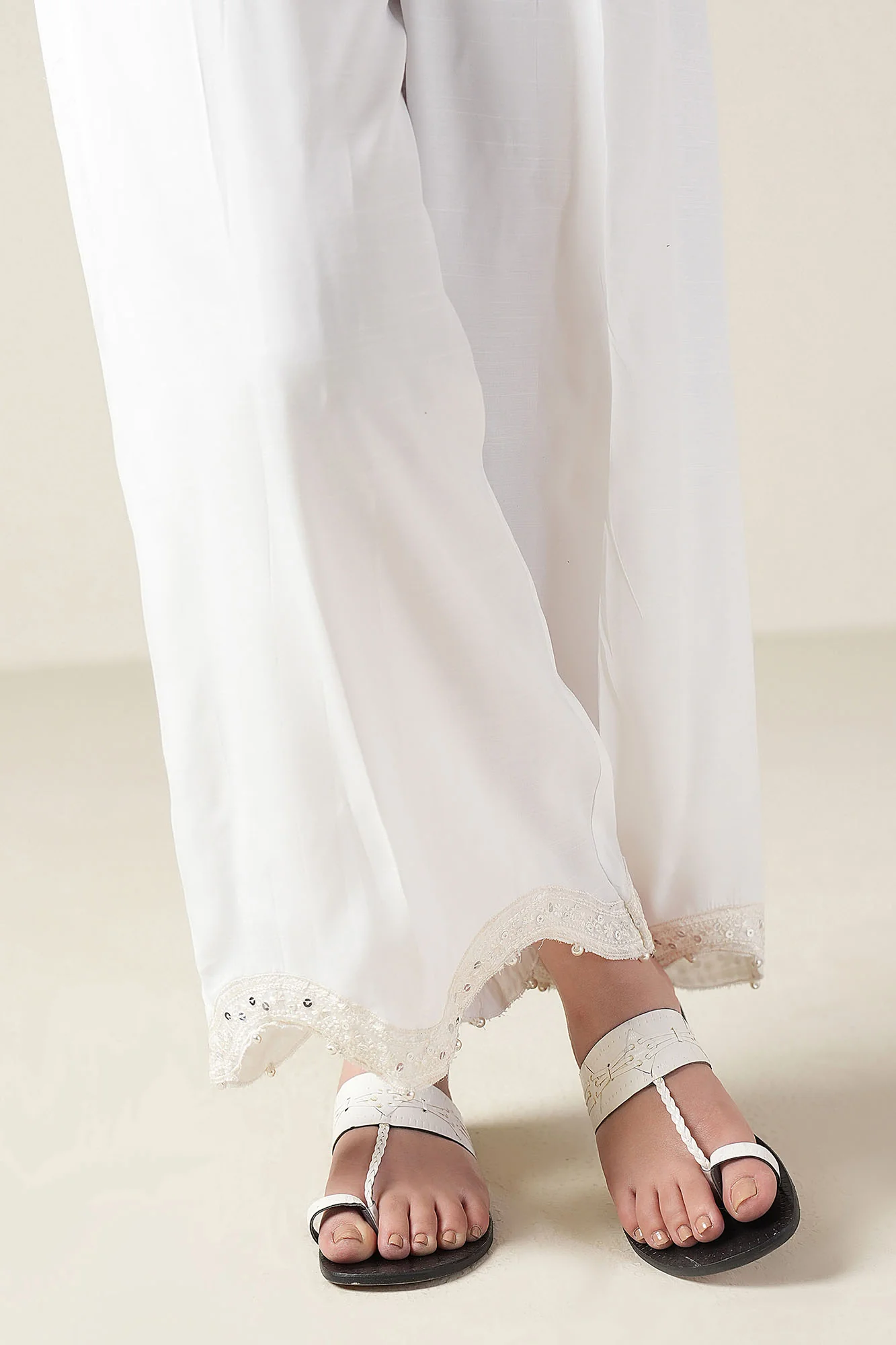 CHARMING AURA 1 - Image 3