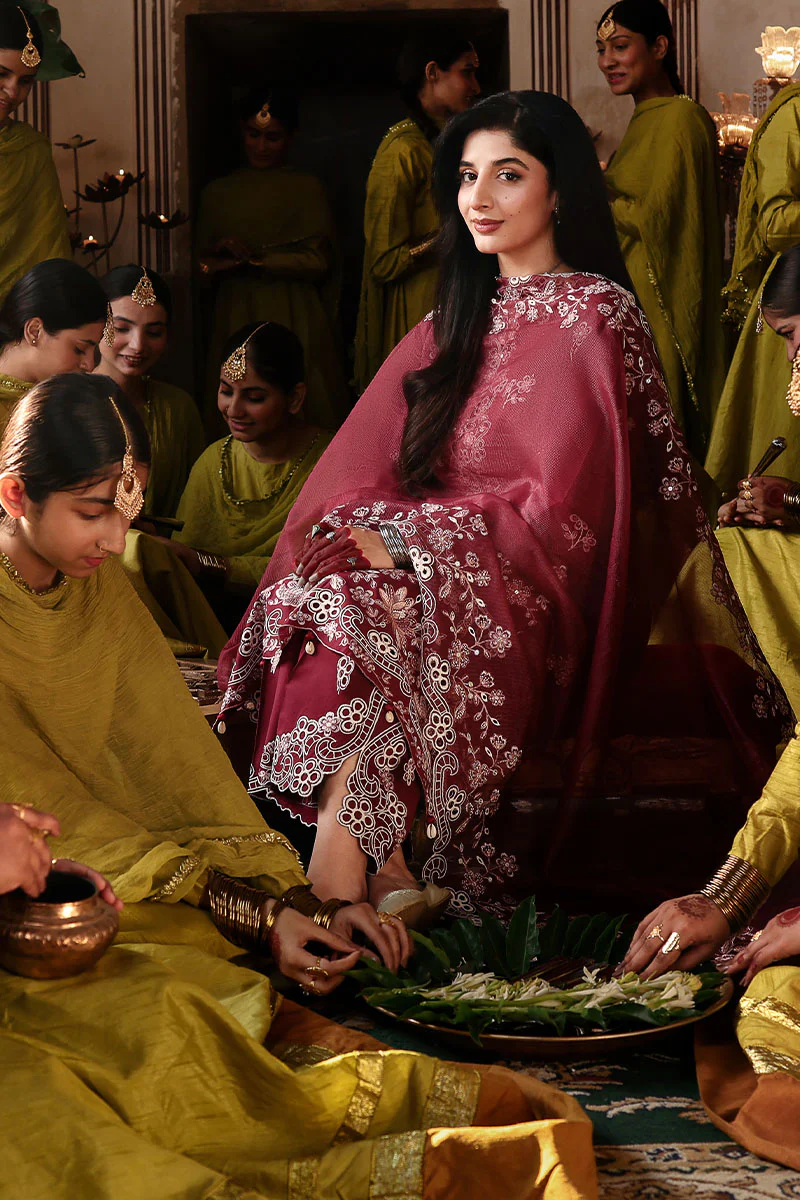 CRIMSON DRAPE-3PC EMBROIDERED LAWN SUIT - Image 4