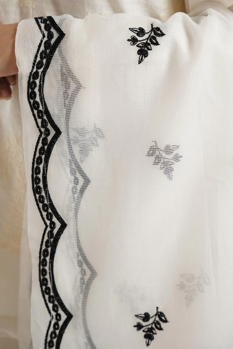 WHITE GRACE - Image 3