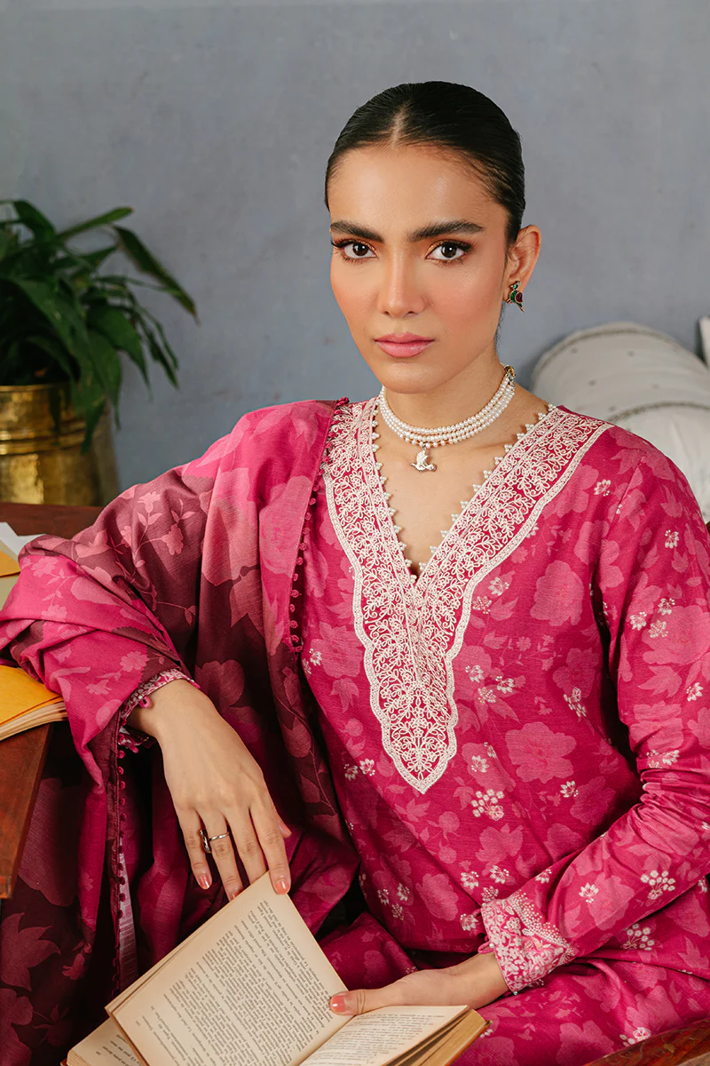 FIERY BLUSH-3PC KHADDAR PRINTED SUIT - Image 4