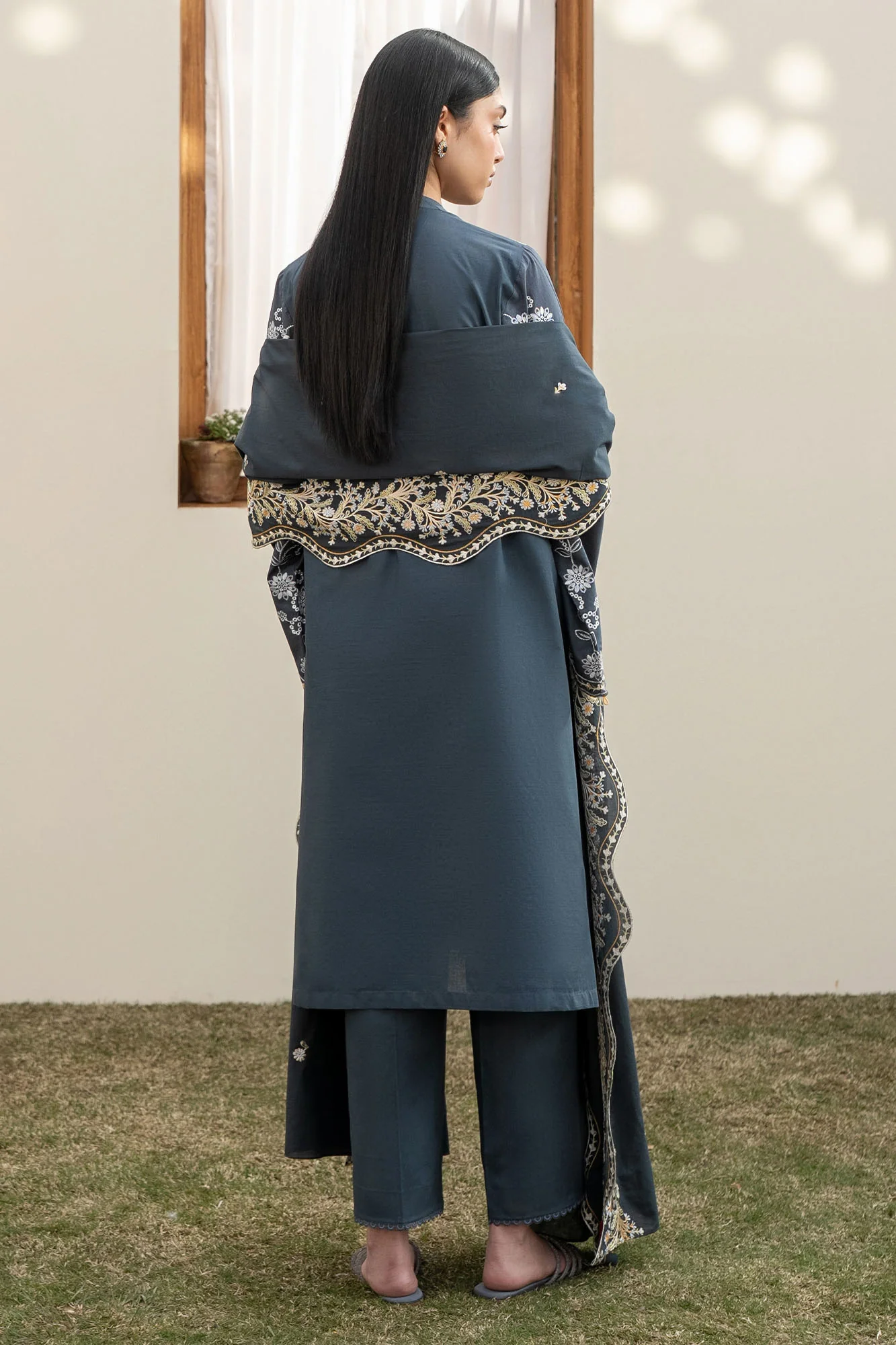 OMBRE BLUE-3PC EMBROIDERED LAWN SUIT - Image 6