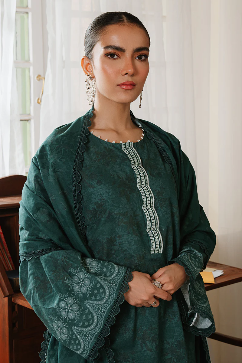 PINE FOREST-3PC KHADDAR PRINTED SUIT - Image 4