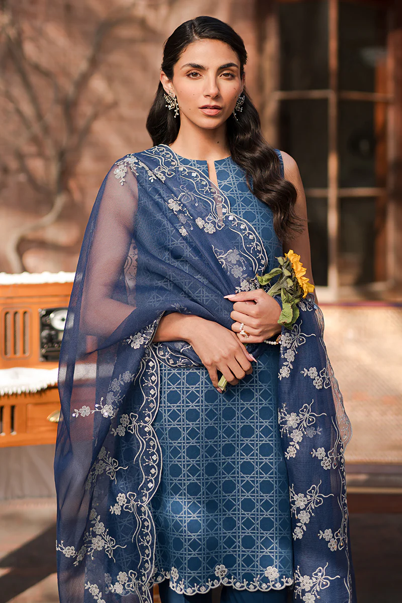 ANTIQUE ROYAL-3 PIECE EMBROIDERED LAWN SUIT - Image 5