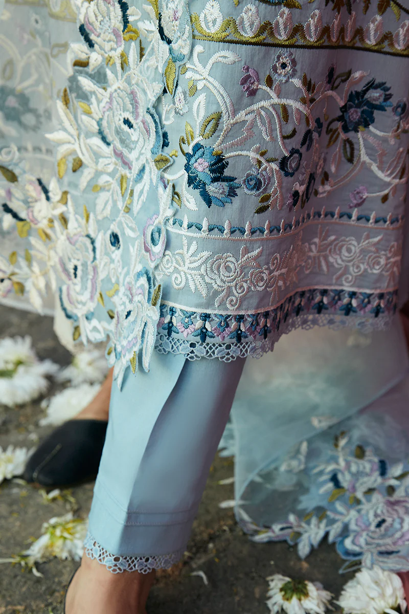 CERULEAN ORNATE-3 PIECE LAWN EMBROIDERED SUIT - Image 4