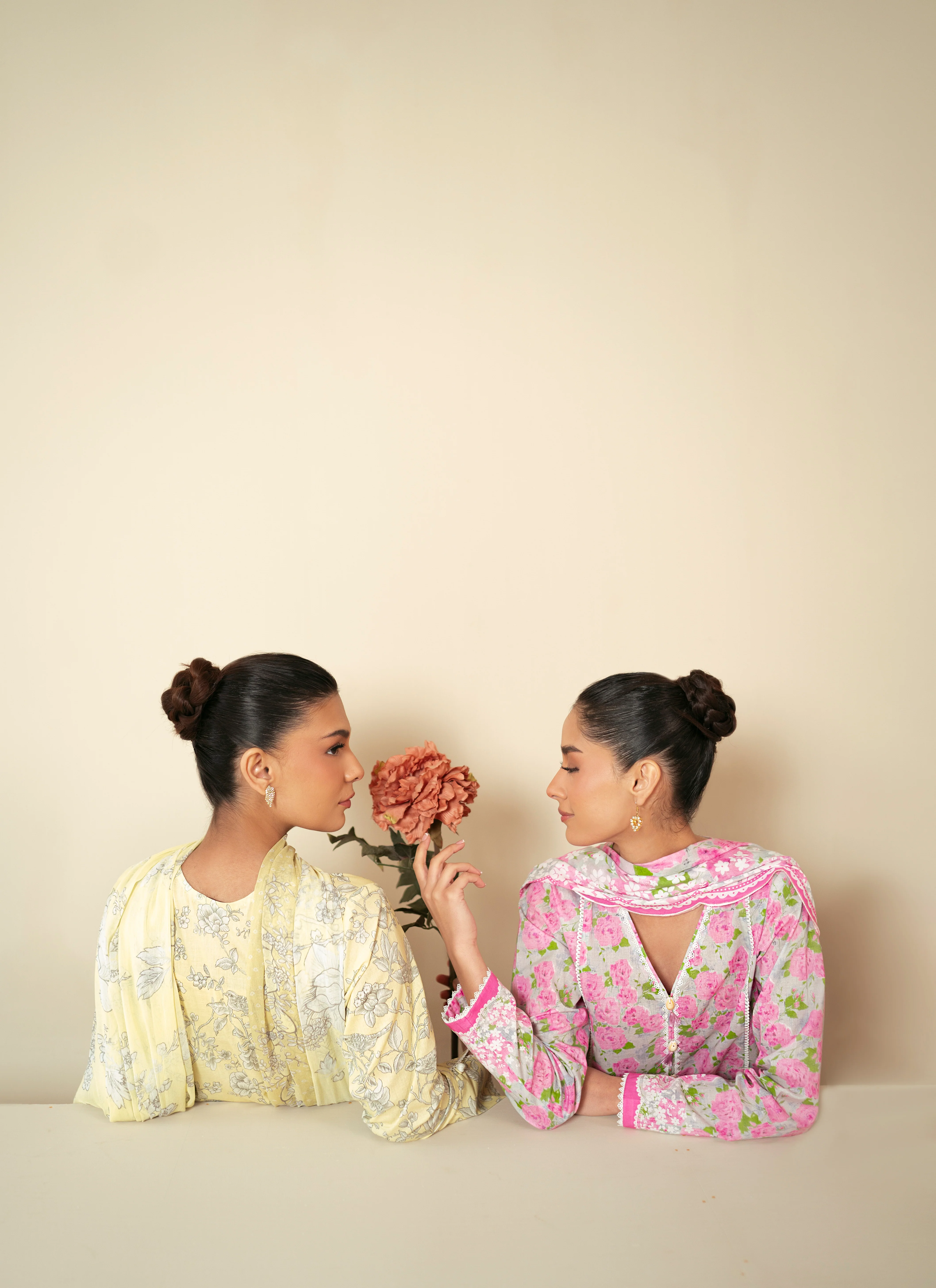FLORAL WIND-3 PIECE LAWN SUIT - Image 11