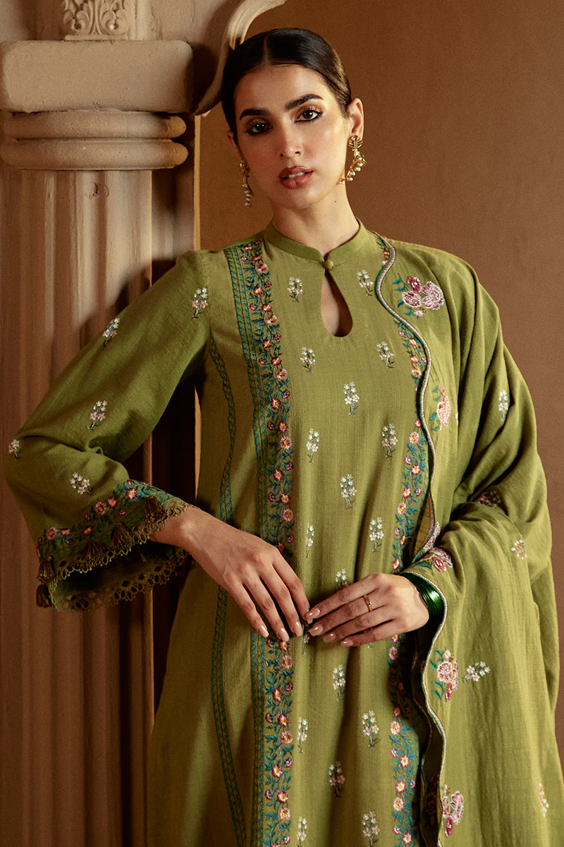 GREEN OASIS-3 PC KHADDAR EMBROIDERED SUIT - Image 4