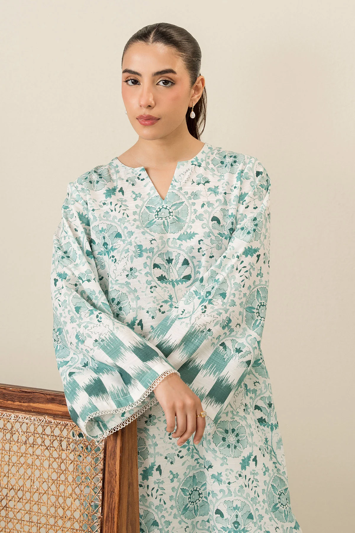 MINT COLD-2PC KHADDAR PRINTED SUIT - Image 3