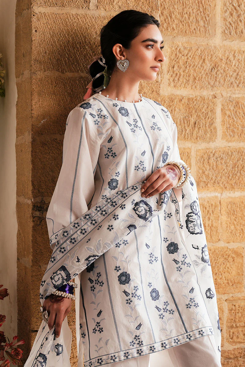 WHITE SMOKE-3 PC EMBROIDERED LAWN SUIT - Image 4