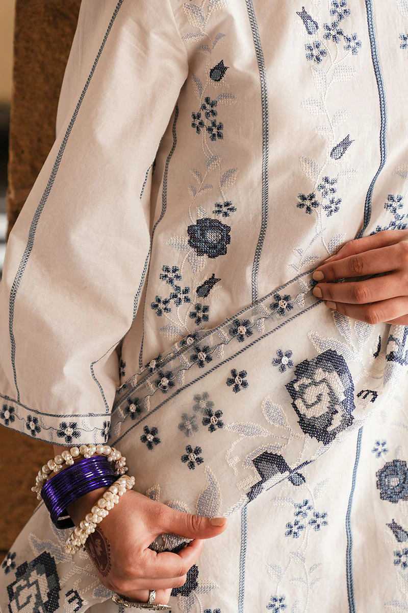 WHITE SMOKE-3 PC EMBROIDERED LAWN SUIT - Image 5