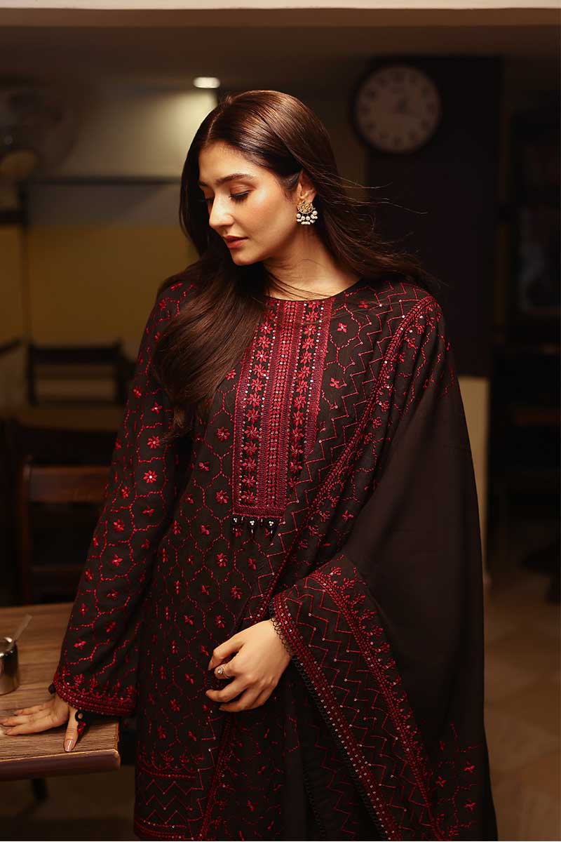 GARNET GRACE-3PC KHADDAR EMBROIDERED SUIT - Image 7
