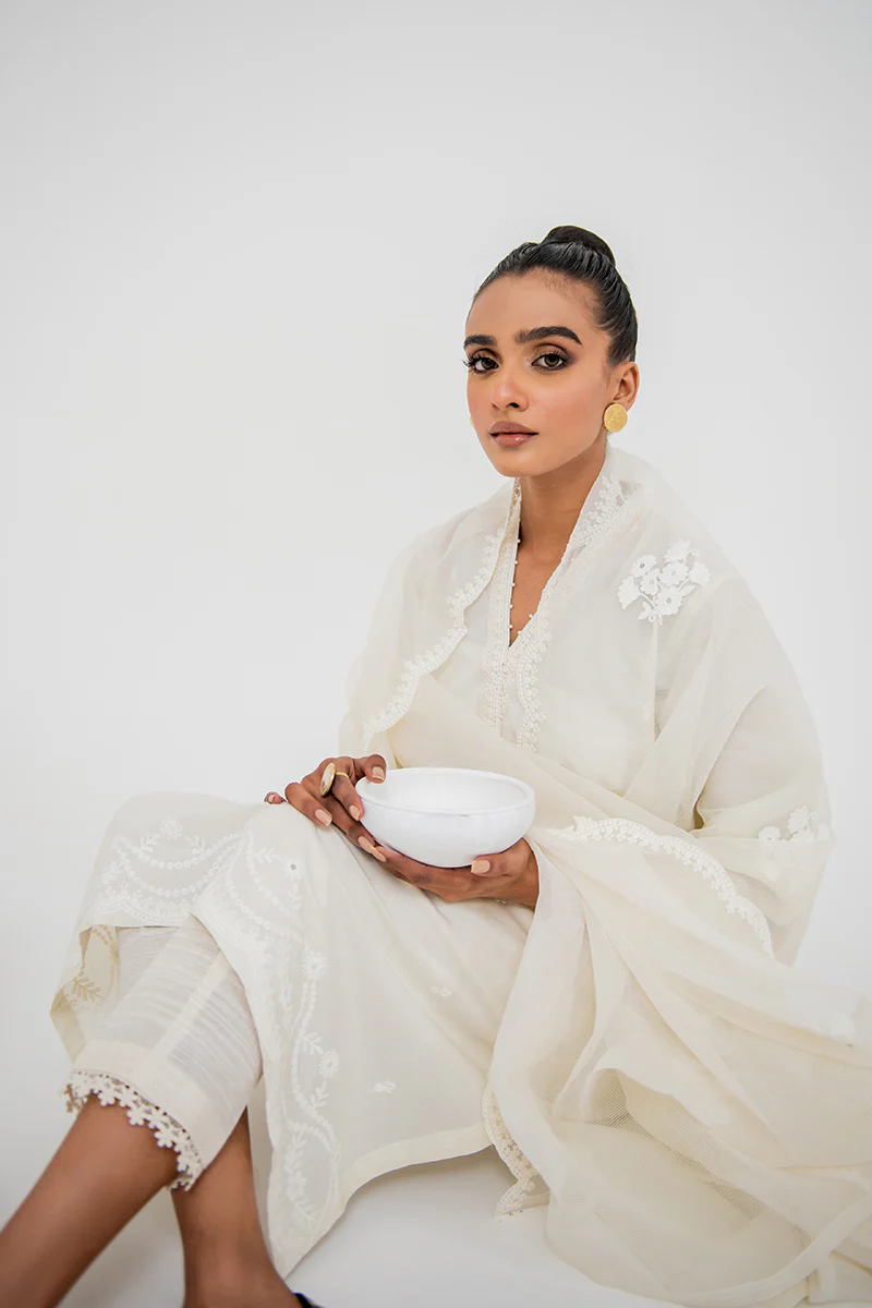 PRISTINE WHITE-2PC(SHIRT & DUPATTA) - Image 4