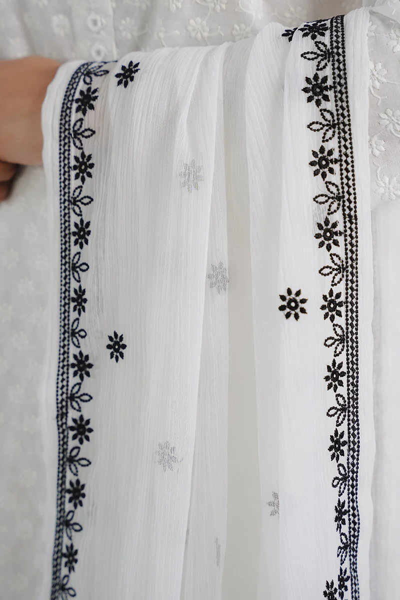 WHITE ROSE - Image 3