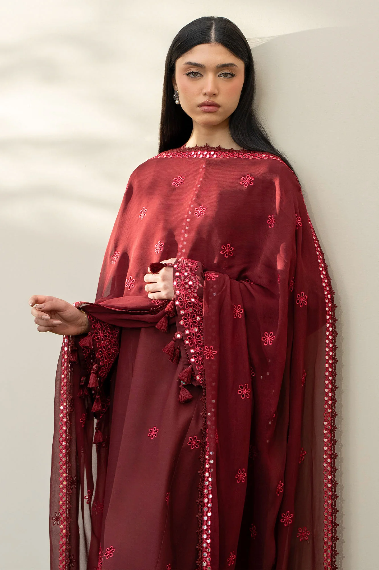 WINDSOR RED-3PC EMBROIDERED LAWN SUIT - Image 3